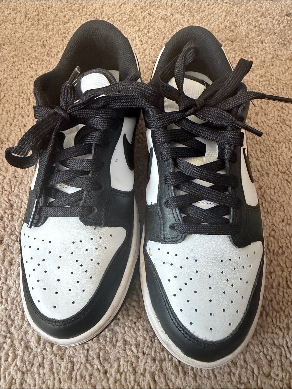 Black & White Womens Low-Top Sneakers